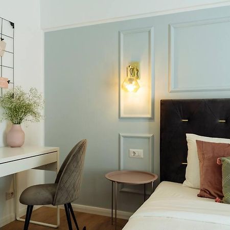 Bright 2Br Apartment - Top Location - City Balcony Bukarest Exteriör bild
