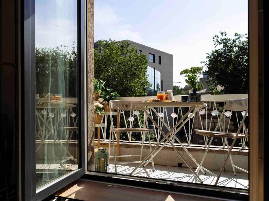 Bright 2Br Apartment - Top Location - City Balcony Bukarest Exteriör bild
