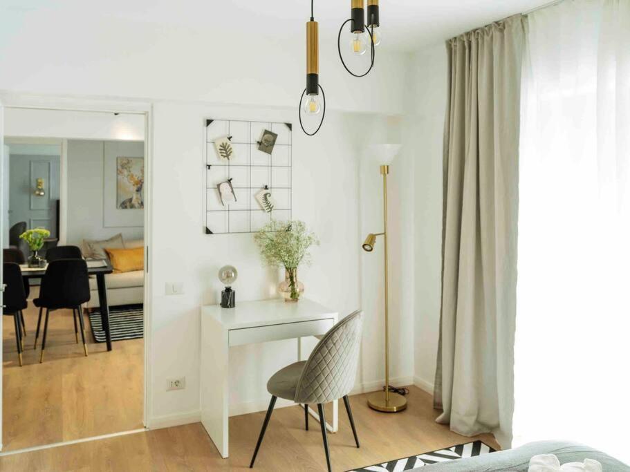 Bright 2Br Apartment - Top Location - City Balcony Bukarest Exteriör bild