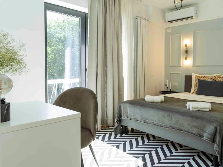 Bright 2Br Apartment - Top Location - City Balcony Bukarest Exteriör bild