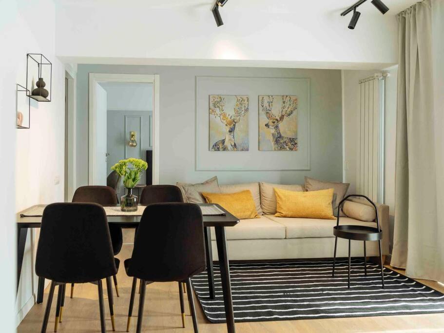 Bright 2Br Apartment - Top Location - City Balcony Bukarest Exteriör bild