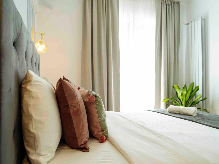 Bright 2Br Apartment - Top Location - City Balcony Bukarest Exteriör bild