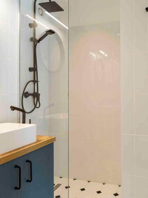 Bright 2Br Apartment - Top Location - City Balcony Bukarest Exteriör bild