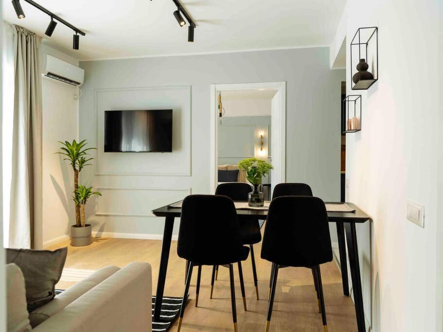 Bright 2Br Apartment - Top Location - City Balcony Bukarest Exteriör bild