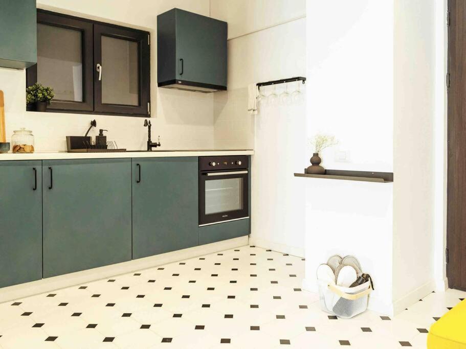 Bright 2Br Apartment - Top Location - City Balcony Bukarest Exteriör bild